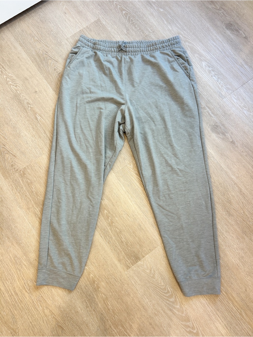 Nike Yoga Gray Tapered Joggers Sweatpants Size XL